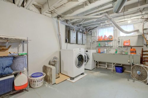 2357 Beechmont Ave, Cincinnati OH 45230-2030 exterior