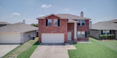 4017 Country Ln, Fort Worth, TX 76123-2585
