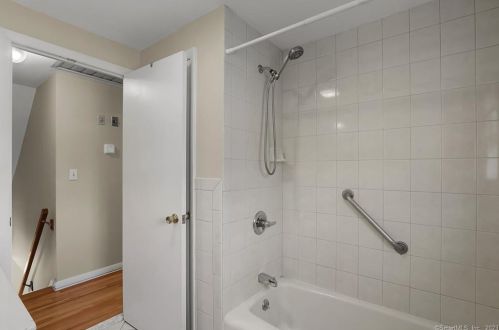 54 Saginaw St, Wapping CT  06074-2122 exterior