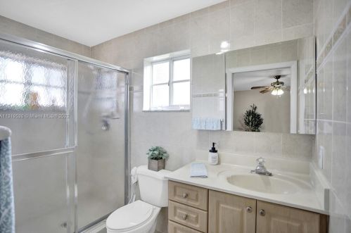 7215 15th Ave, Hialeah FL  33014-3805 exterior