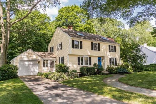 11 Howard St, Wenham, MA 01984-1411