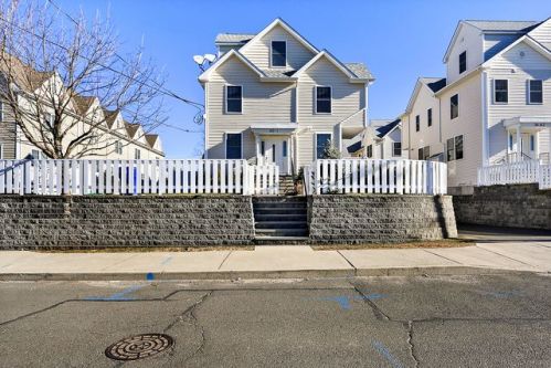 40 Ferris Ave, Norwalk CT  06854-1574 exterior