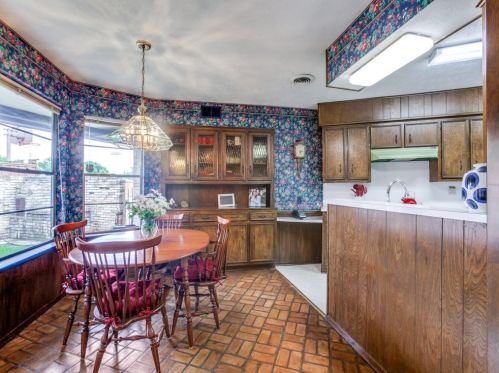 7268 Fernmeadow Dr, Dallas TX  75248-5605 exterior