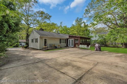 111 Autumn Rd, Lakewood NJ  08701-1622 exterior