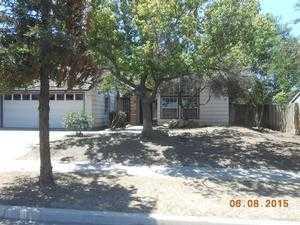 403 Muncie Ave, Fresno, CA 93720-2069