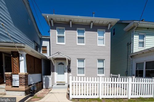 220 Center Ave, Jim Thorpe, PA 18229-1206