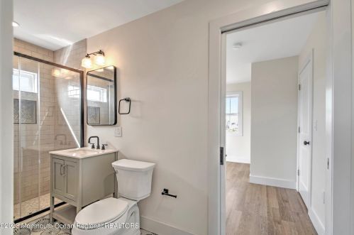 1217 Niihau Dr, Lacey NJ  08731-4702 exterior