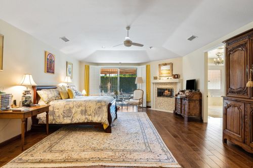 824 Avenida Palmas, Palm Springs CA  92262-5708 exterior