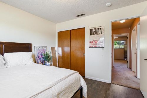 661 Hillsdale Dr, Turlock CA  95382-0515 exterior