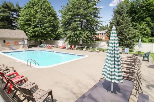 248 Crestwood Ct, Fishkill NY  12524-3312 exterior