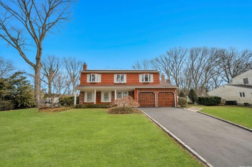 55 Woodview Ln, South Setauket, NY 11720-4002