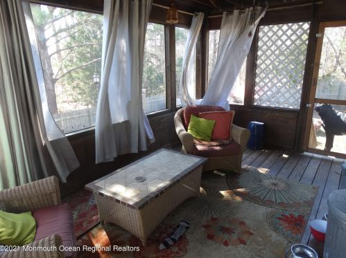 732 Palm Beach Dr, Lacey NJ  08731-4906 exterior