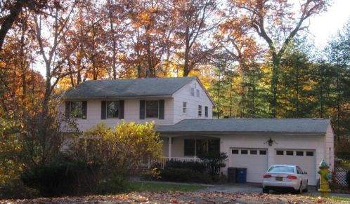 6 Aspen Ct, Crotonville, NY 10562-2501