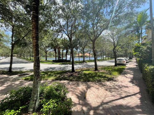 2420 San Pietro Cir, West Palm Beach, FL 33410-2970