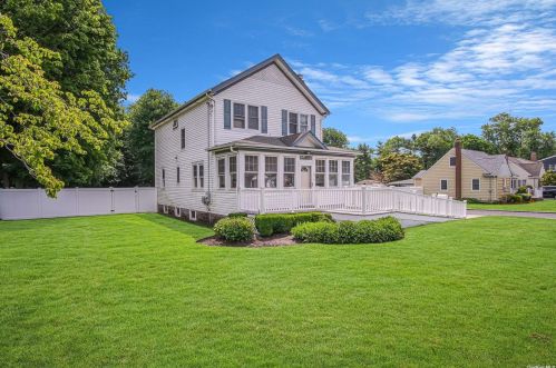 45 Pine Acres Blvd, Deer Park, NY 11729-2712