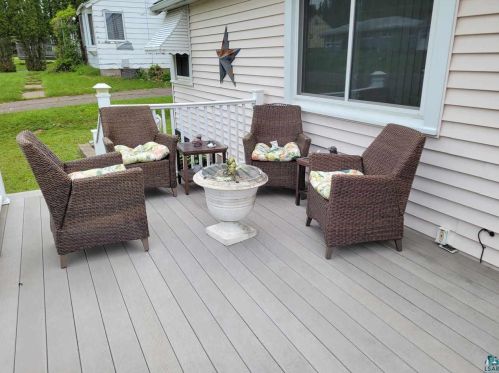 2710 Hutchinson Rd, Duluth, MN 55811-2814