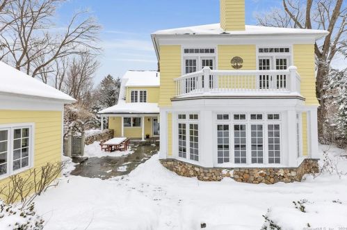 109 Soundview Rd, Ridgefield, CT 06877-5709