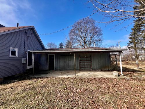 820 Columbus Ave, Bellefontaine OH  43311-1122 exterior