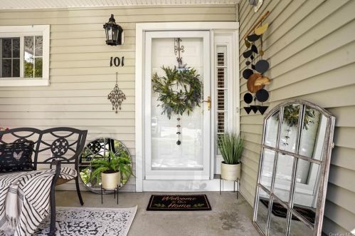 101 Quail Ct, Yorktown Hgts, NY 10598-1967