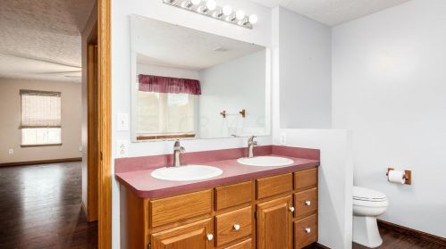 550 Spring Valley Dr, Zanesville OH  43701-0805 exterior