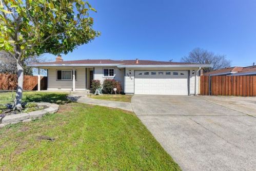5435 Blueridge Ct, Citrus Heights, CA 95662-5211