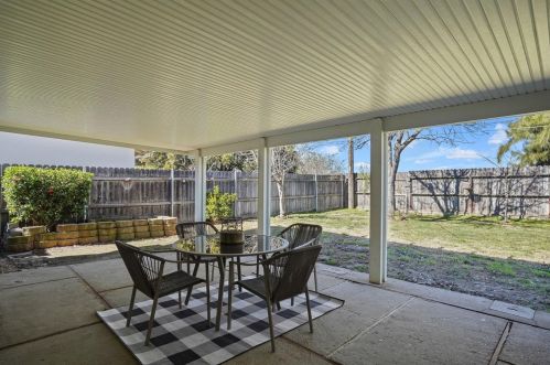 2353 Ln Loma Dr, Rancho Cordova CA 95670-3166 exterior