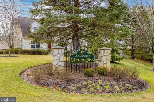 110 Gleneagles Dr, Blue Bell PA  19422-3240 exterior