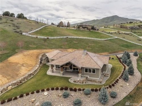 4255 April Dr, Wenatchee, WA 98801-9000