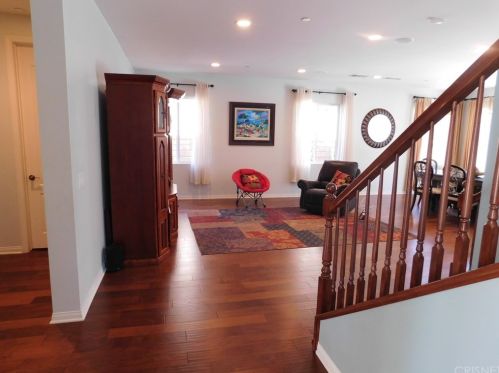 19826 Christopher Ln, Santa Clarita, CA 91350-3681