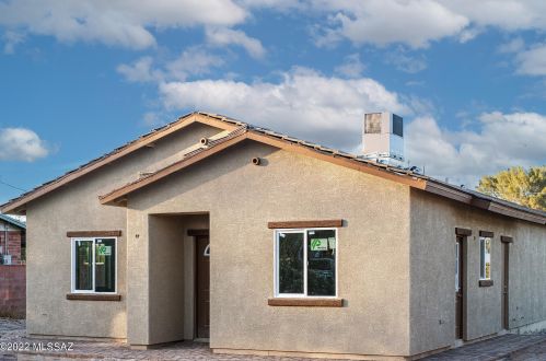 466 33rd St, Tucson, AZ 85713-3545