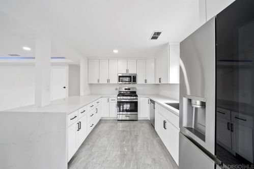 9857 Colt Ln, Lakeside CA  92040-3418 exterior