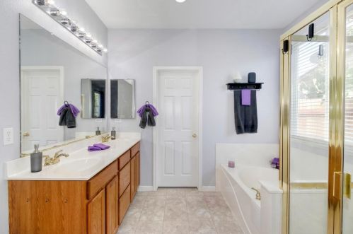 9674 Two Harbors Dr, Elk Grove CA  95624-4491 exterior