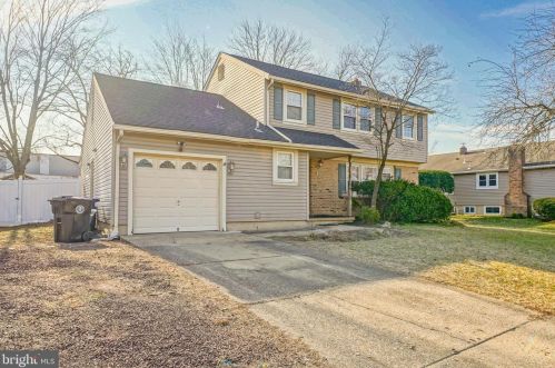 100 Shenandoah Rd, Riverton, NJ 08077-3147
