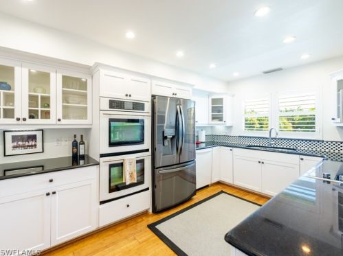 9027 Mockingbird Dr, Sanibel FL  33957-3609 exterior