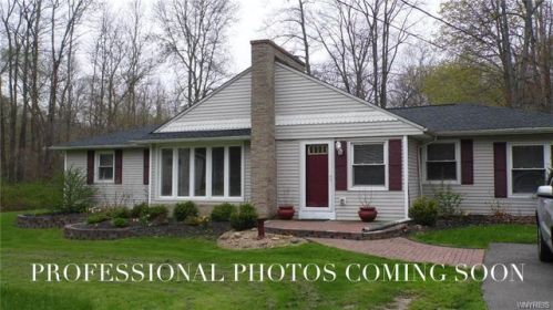 9198 Waterman Rd, Angola, NY 14006-9678