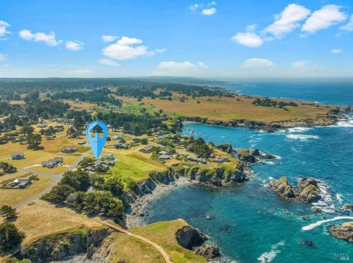 45465 Caspar Dr, Mendocino CA  95460-9727 exterior