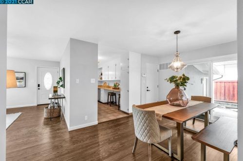 2630 Emma Dr, Pinole CA  94564-1321 exterior