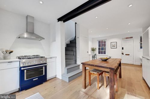 320 Iseminger St, Philadelphia PA  19107-5904 exterior