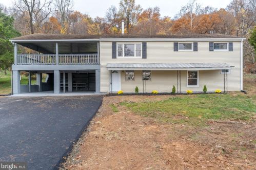 13145 Mountain Rd, Lovettsville, VA 20180-2802