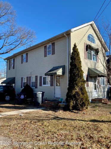 484 Woodpark Dr, Bricktown, NJ 08723-5618