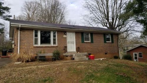1445 Mccan Dr, Clarksville, TN 37043-4832