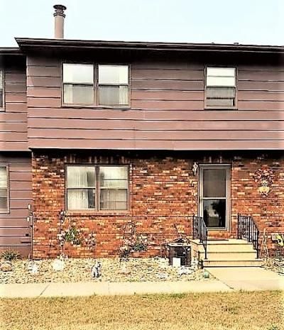 3917 Memory Ln, Waterloo IA  50702-4848 exterior