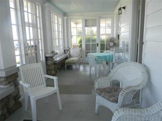 58 Shore Ave, Groton CT  06340-5812 exterior