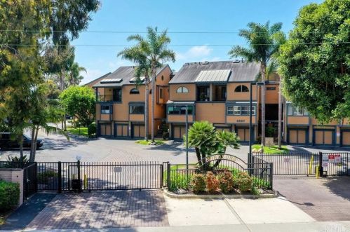 4011 Layang Layang Cir, Carlsbad CA  92008-4170 exterior