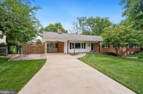 7523 Salem Rd, Falls Church, VA 22043-3209