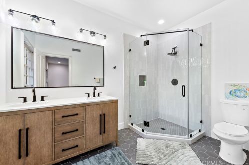 7 Cheshire Ct, Newport Beach CA  exterior