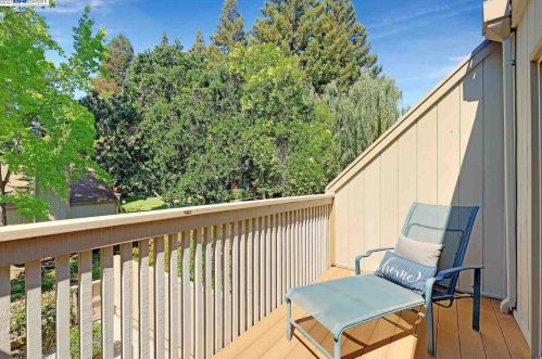 7426 Stonedale Dr, Pleasanton CA  94588-3737 exterior