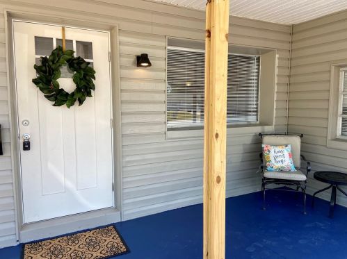 9681 Park Lake Dr, Pinellas Park FL  33782-3561 exterior