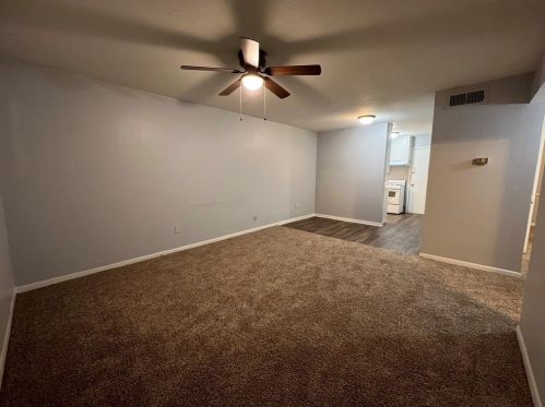 207 College St, Athens, TX 75751-2457
