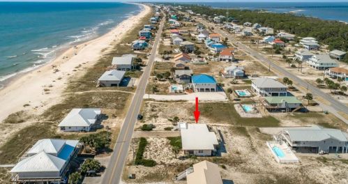 841 Gorrie Dr, Saint George Island FL  32328-2911 exterior